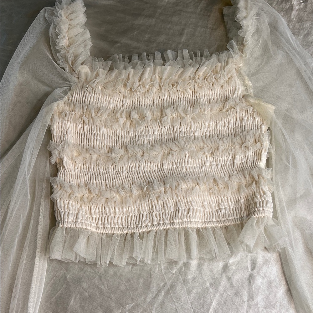 Chic Cream Ruffled Blouse - Picture 3 of 9